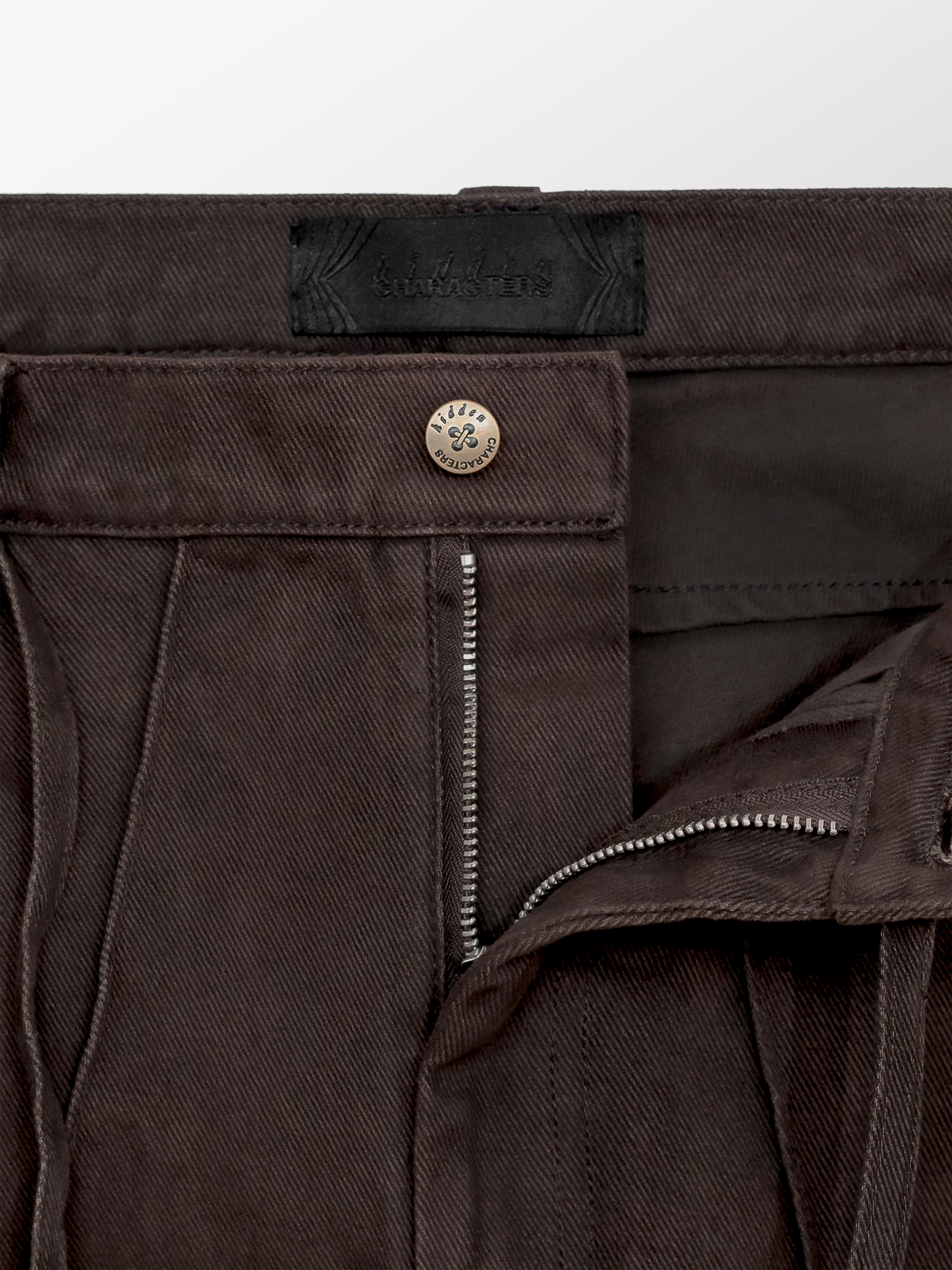 PINTUCK TWILL PANTS [BROWN]